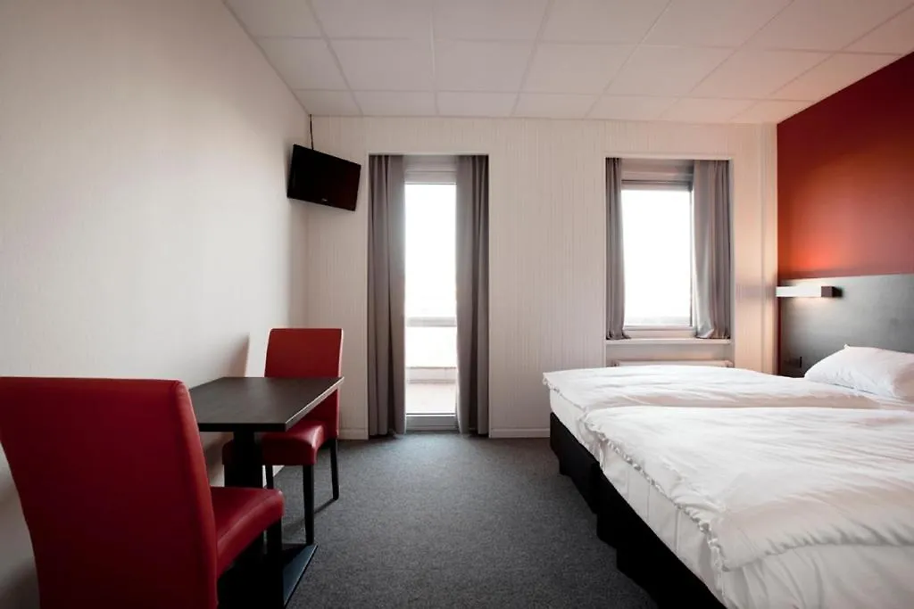 Antwerp Harbour Hotel 3*,